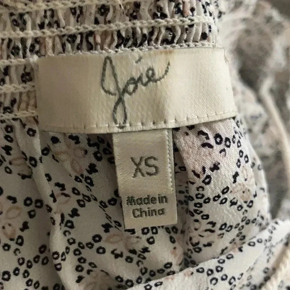 Joie "Masha" silk Tulip blouse in Porcelain Sz XS - Picture 5 of 7